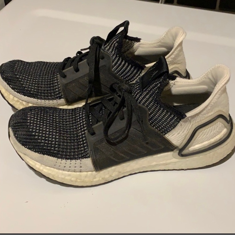 Adidas ultra boost 19 size 9 men’s